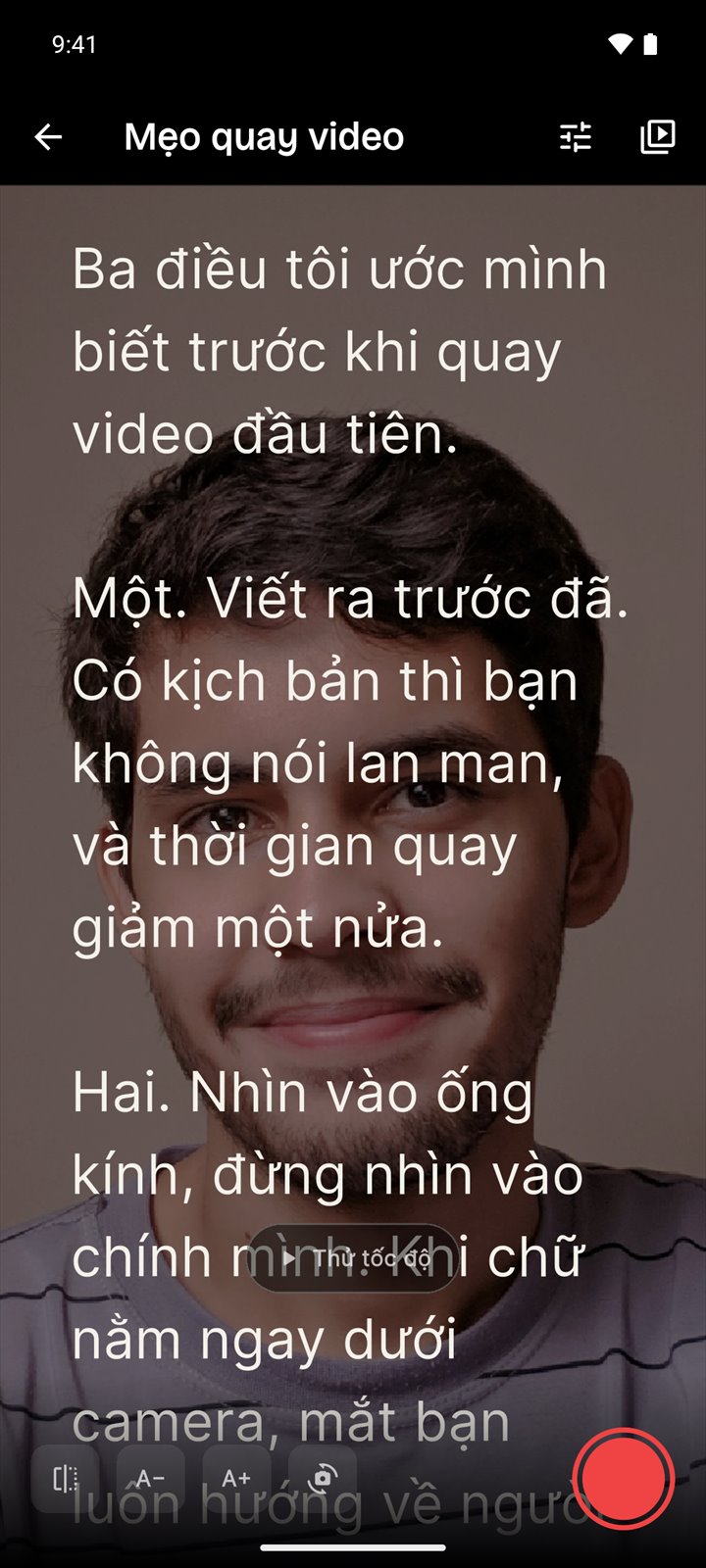 Máy nhắc chữ của Lenvid hiện kịch bản bằng chữ lớn